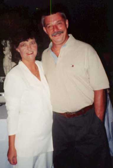 Sandra & Frankie.JPG (12760 bytes)